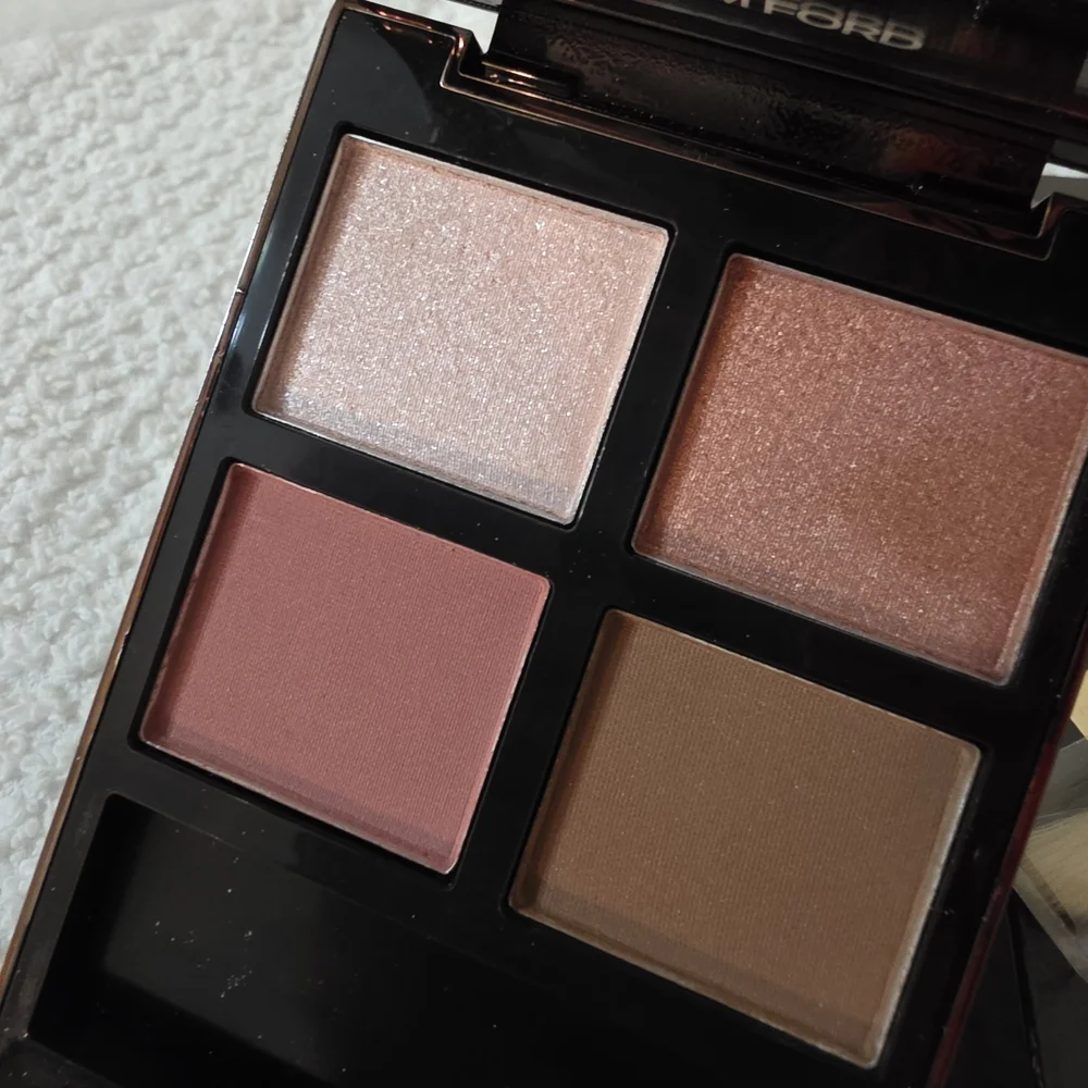 NEW~ TOM FORD Eye Color Quad ~ 02 ROSE VEIL~ LIMITED EDITION